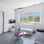 Beautiful In With Swimming Pool Appartamento *