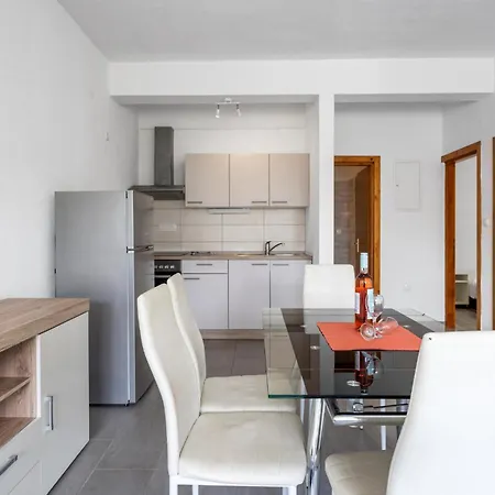 Lejlighed 2 Bedroom Stunning In