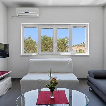 Apartamento 2 Bedroom Stunning In *