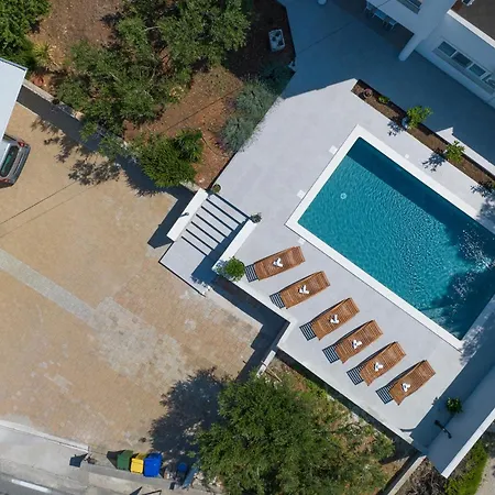 Appartamento Beautiful In With Swimming Pool Murter
