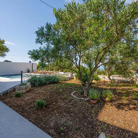 2 Bedroom Stunning In Murter