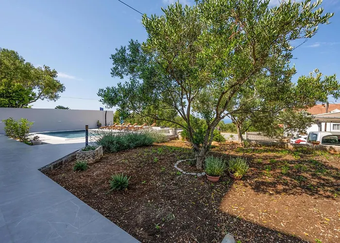 2 Bedroom Stunning In Murter