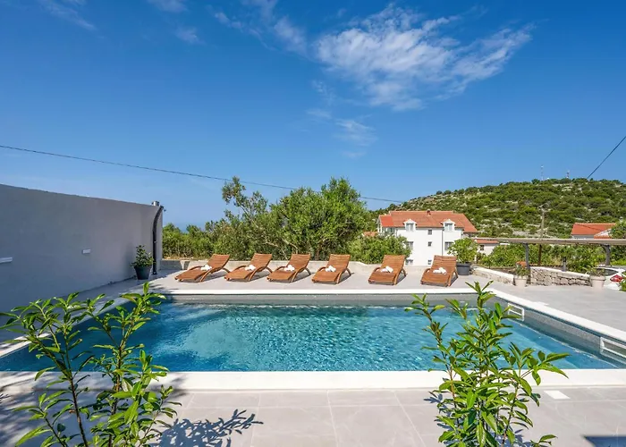 2 Bedroom Stunning In