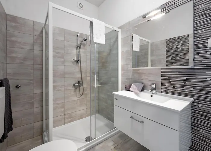 Apartment 2 Bedroom Stunning In